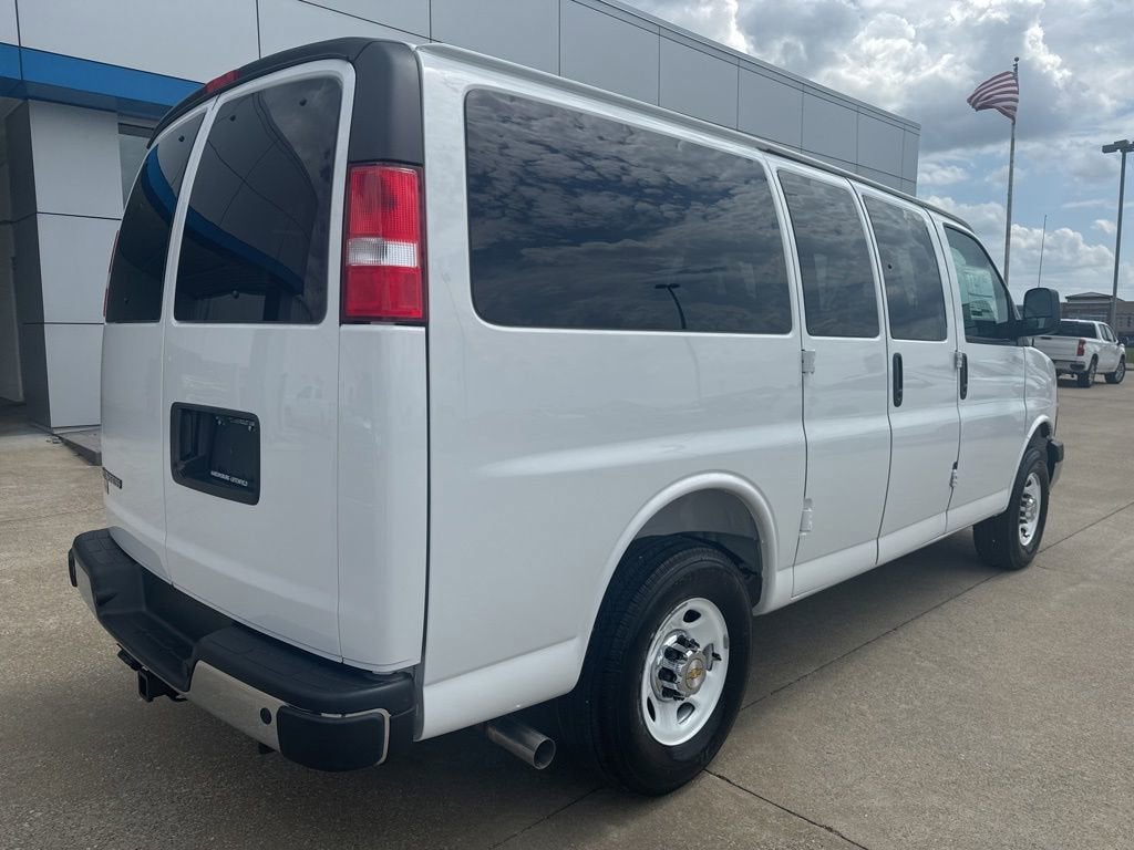 2026 Chevrolet Express Passenger LT